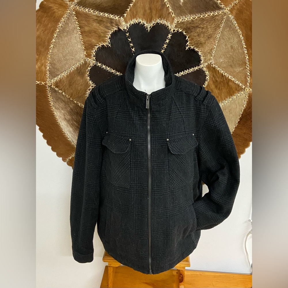 Black Plaid Zip-Up Jacket